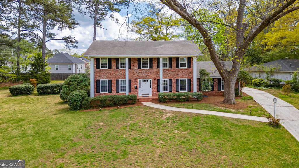 Photo of 2484 POWERS FERRY Drive SE, Marietta, GA 30067 (MLS # 10724895)
