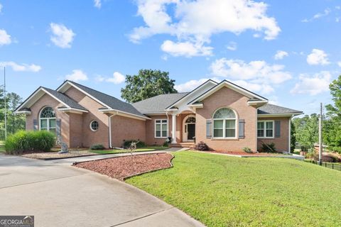 Photo of 183 E Lakeview Drive NE, Milledgeville, GA 31061 (MLS # 10546551)