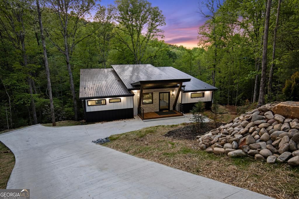 Photo of 148 Brookwood Drive, Blue Ridge, GA 30513 (MLS # 10758462)