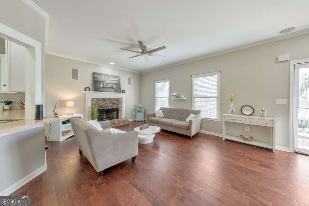1019 Walnut Creek DR