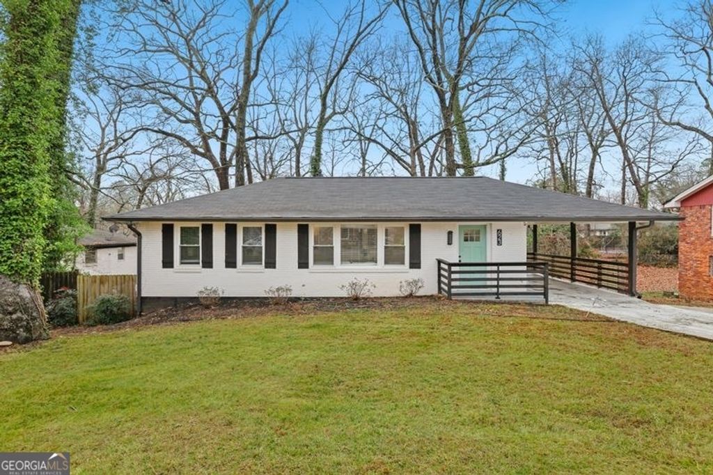 Photo of 623 Montevista Street SW, Atlanta, GA 30310 (MLS # 10674595)