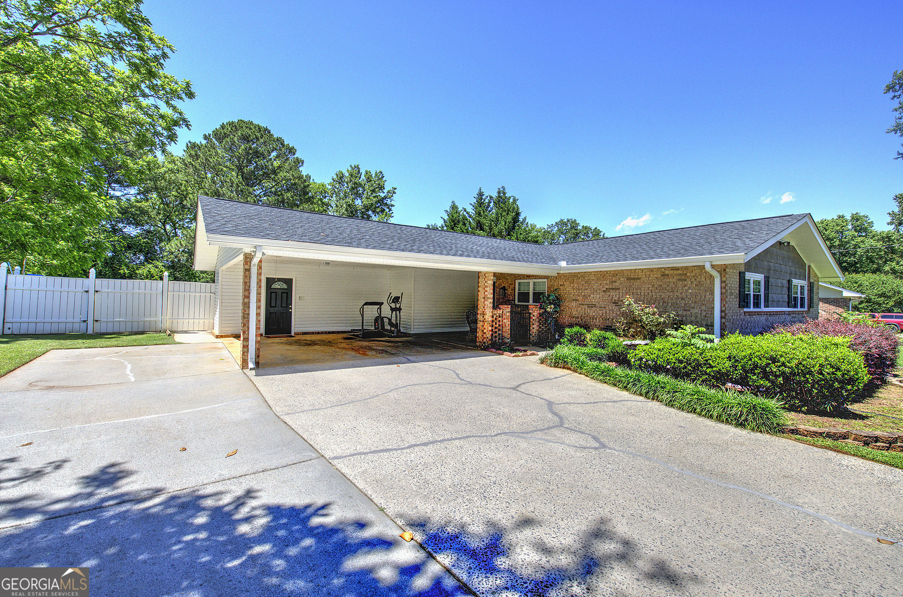 29 Woodcliffe DR NE
