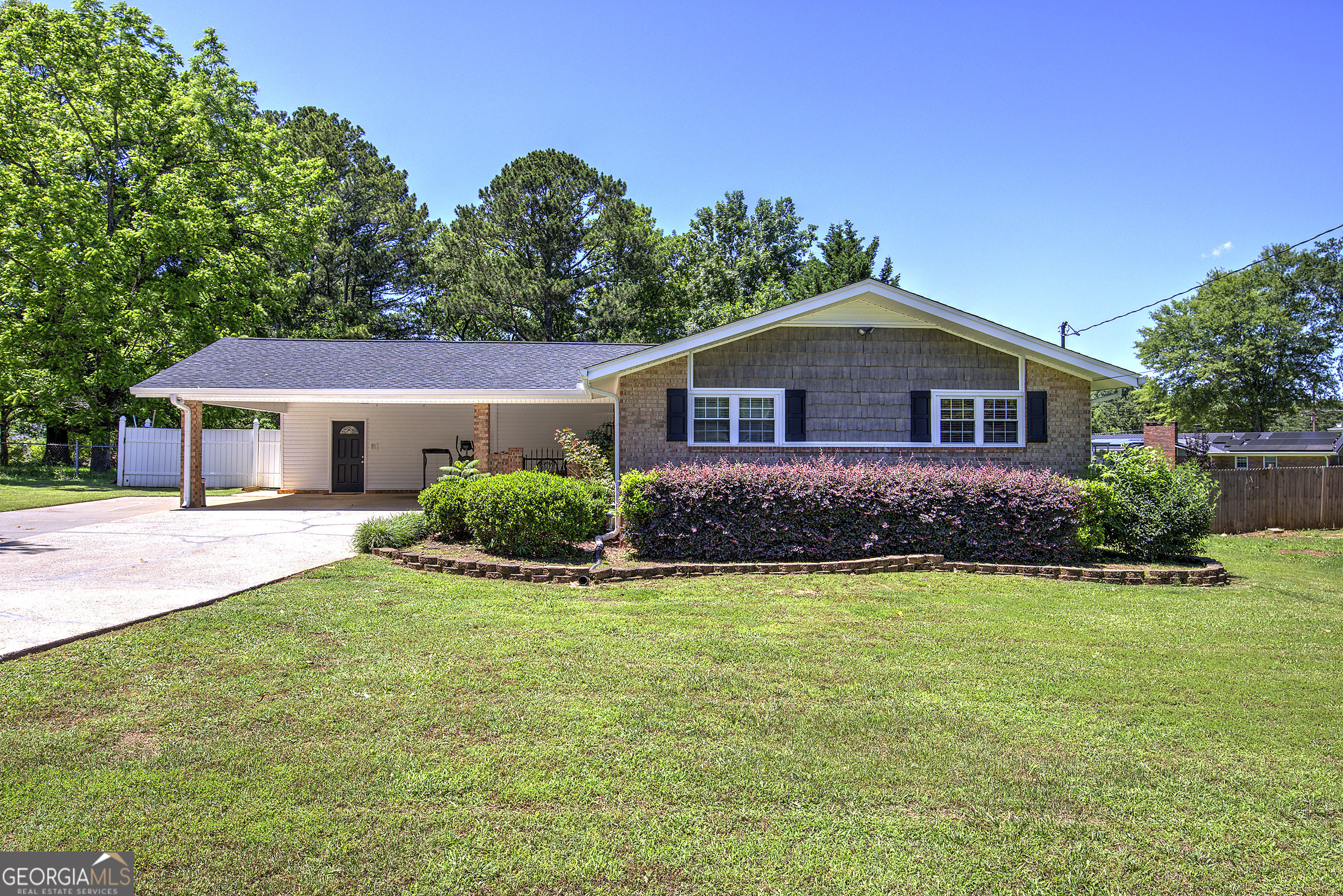 29 Woodcliffe DR NE