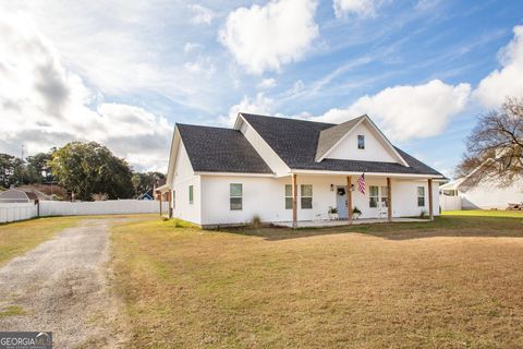 Photo of 3090 Pineland Drive, Waycross, GA 31503 (MLS # 10672385)