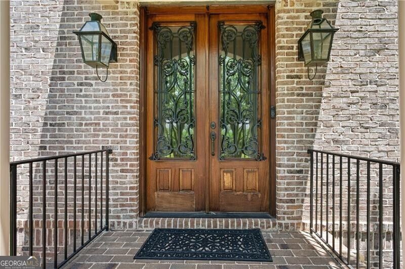 Photo of 3880 Stratford Walk Circle NE, Atlanta, GA 30342 (MLS # 10850313)