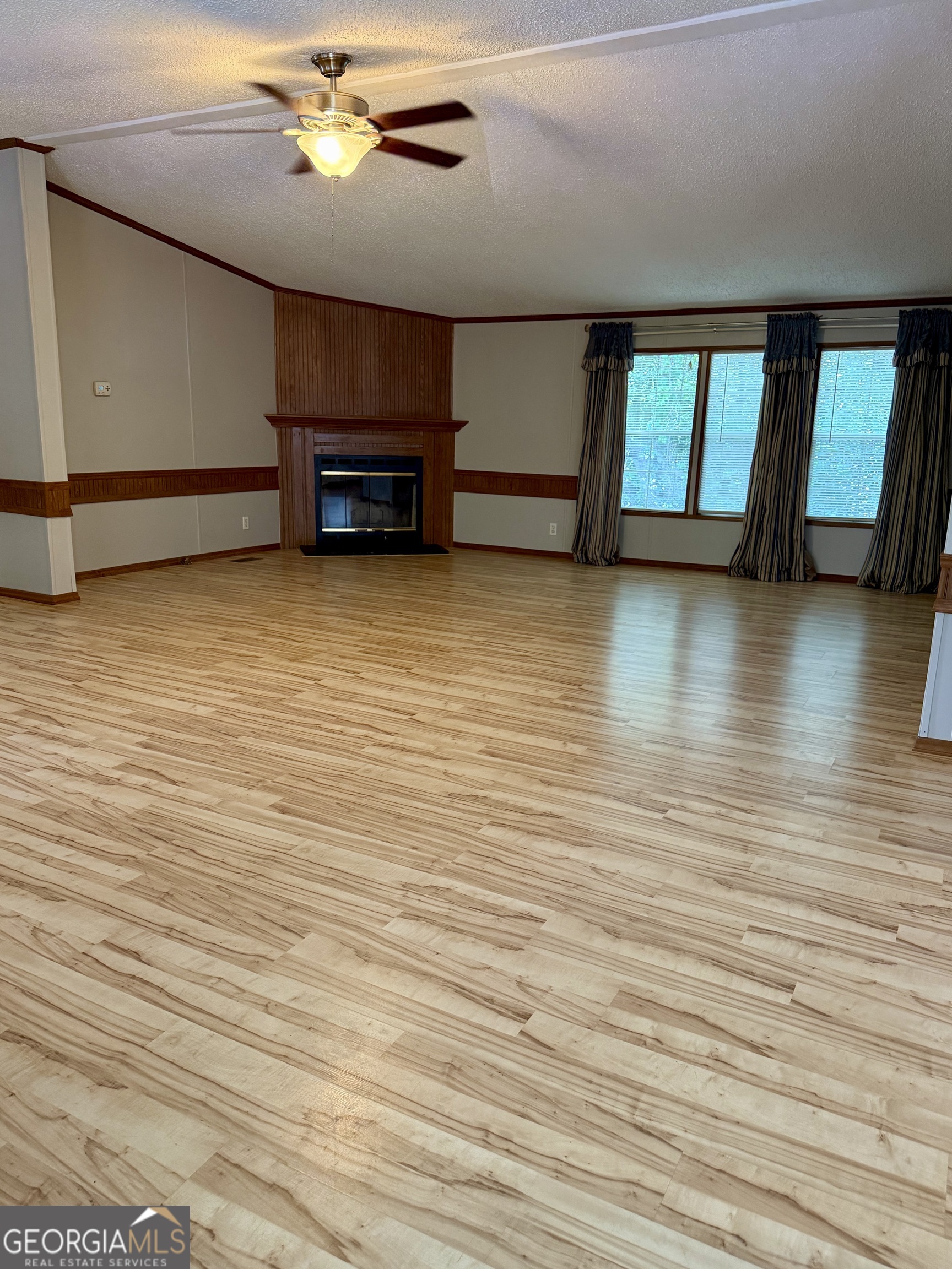 811 Eastside DR