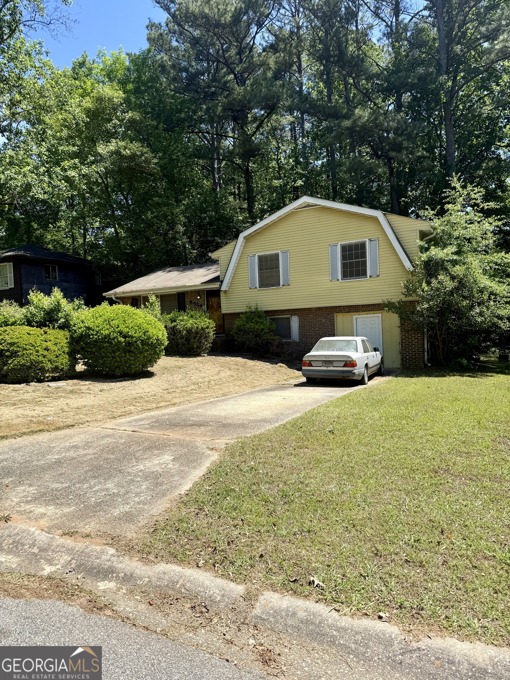 8318 Magnolia DR