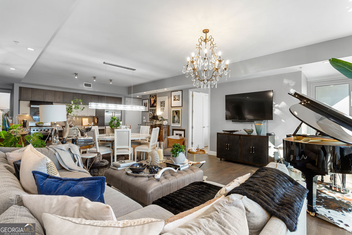 1820 Peachtree RD NW 402