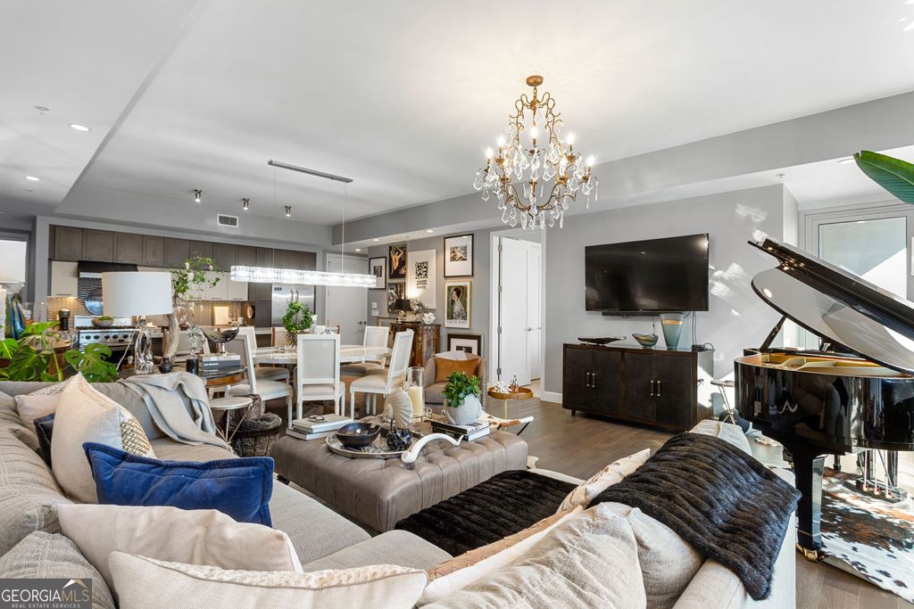 Photo of 1820 Peachtree Road NW #402, Atlanta, GA 30309 (MLS # 10679650)