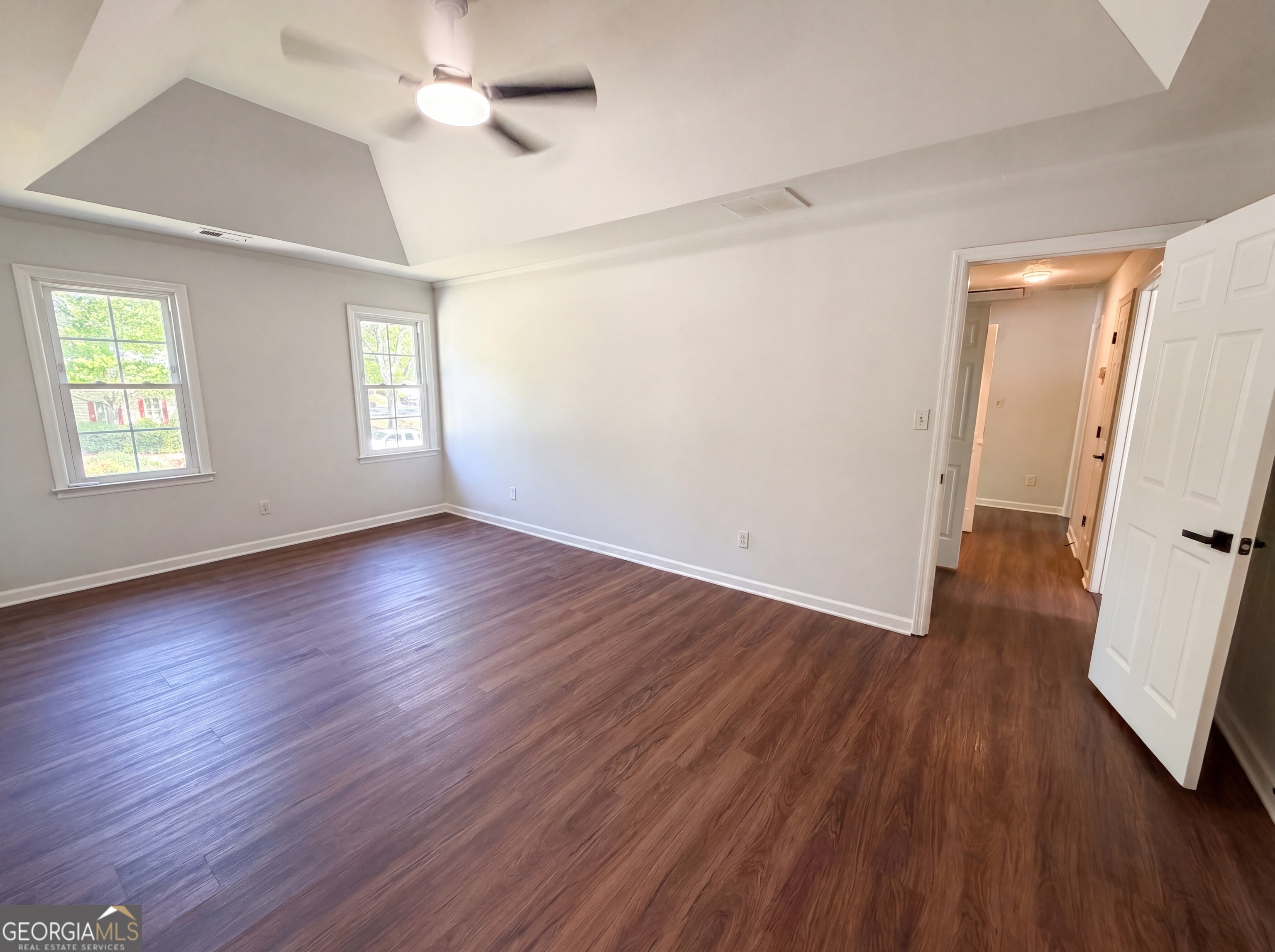 1033 Chestnut Hill CIR SW