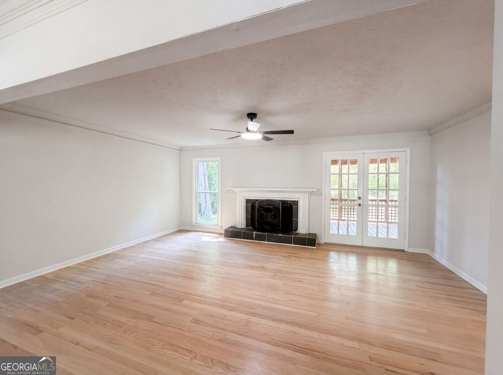 Photo of 1033 Chestnut Hill Circle SW, Marietta, GA 30064 (MLS # 10738036)