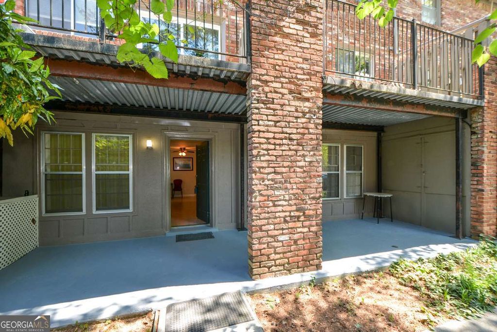 Photo of 3113 Colonial Way #M, Atlanta, GA 30341 (MLS # 10741144)