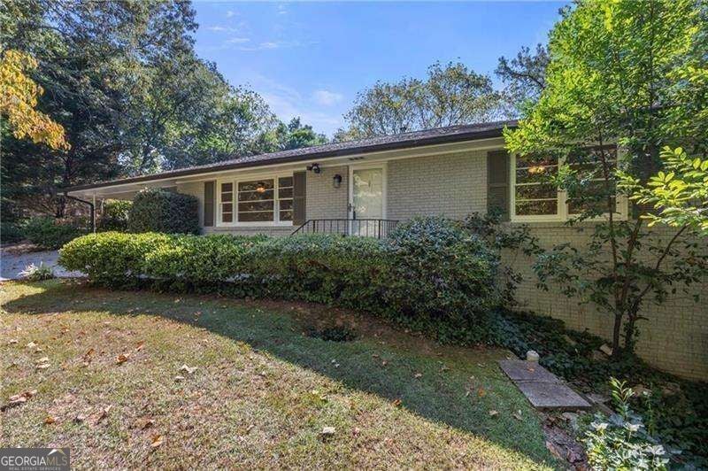 Photo of 535 Valley Lane, Atlanta, GA 30328 (MLS # 10837407)