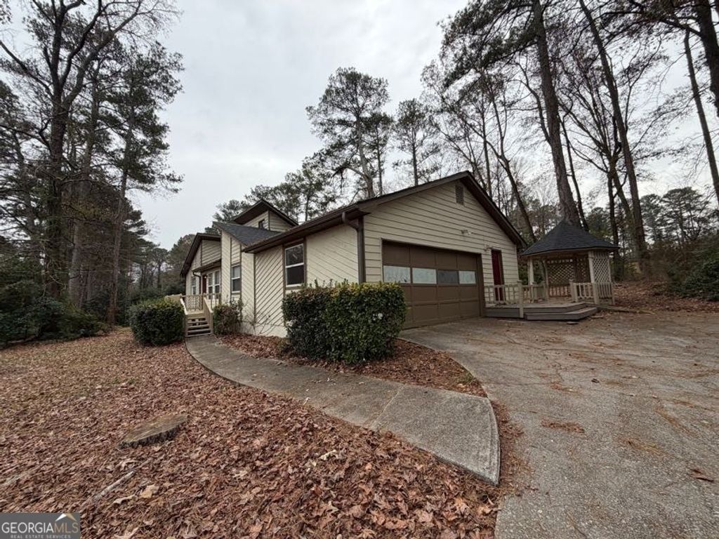 Photo of 804 Emerald Forest Circle, Lawrenceville, GA 30044 (MLS # 10657755)