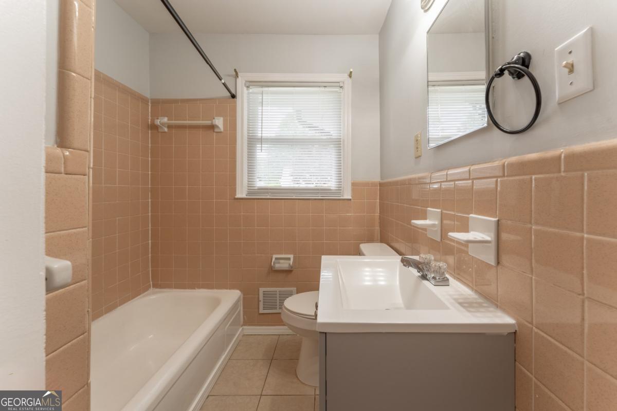 Q A Willis - Residential Lease