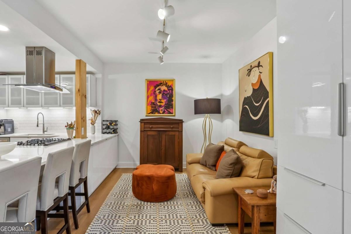2632 Peachtree RD NW 302B