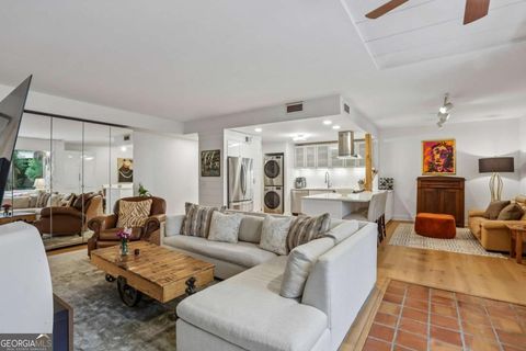 Photo of 2632 Peachtree Road NW #302B, Atlanta, GA 30305 (MLS # 10772189)