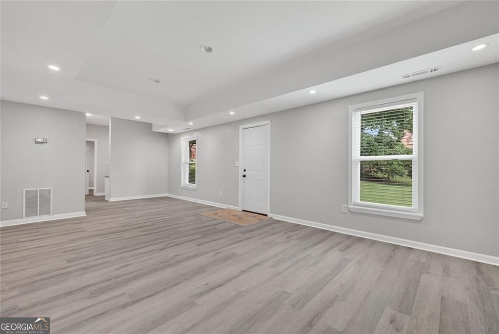 Stone Mountain, Georgia 30087, United States, 5 Bedrooms Bedrooms, ,4 BathroomsBathrooms,Residential,Active,188071