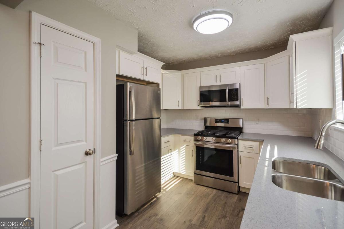 3240 Trotters Walk CIR