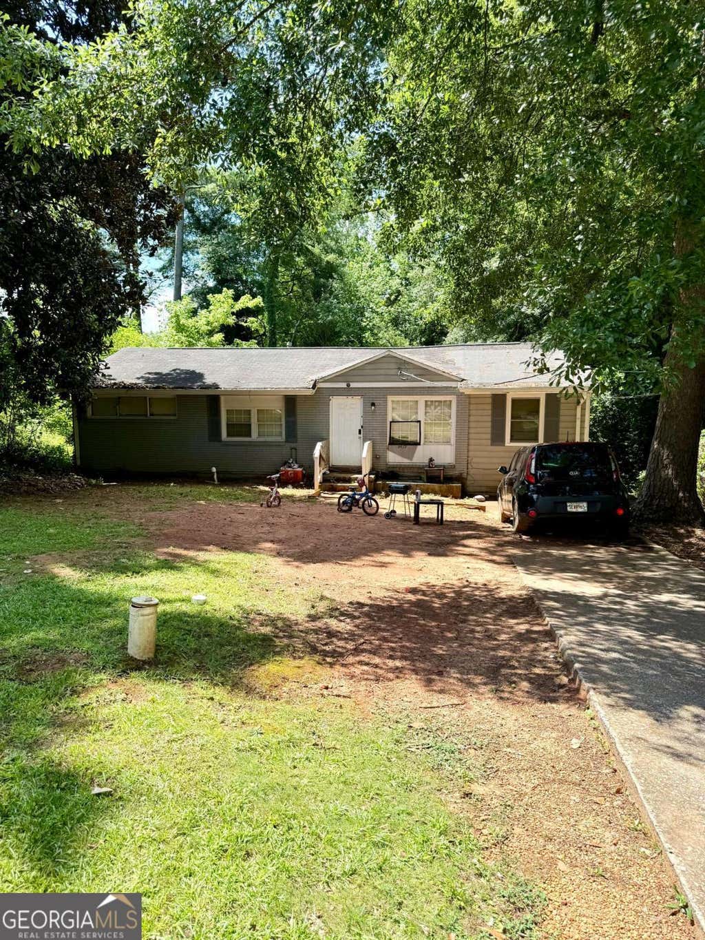 Photo of 3419 Pinehill Drive, Decatur, GA 30032 (MLS # 10808308)