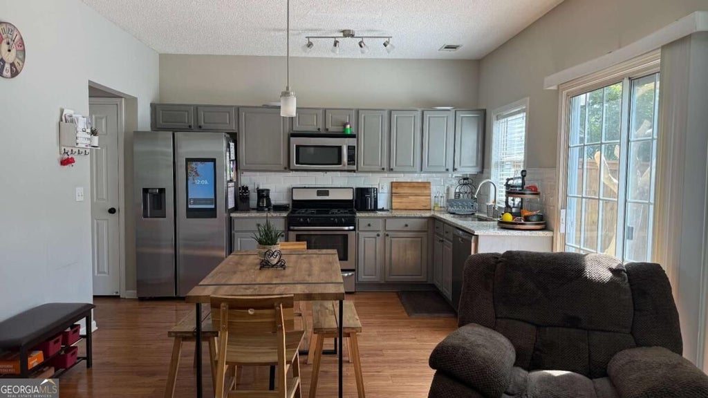 Photo of 108 Devonshire Drive, Roswell, GA 30022 (MLS # 10851185)
