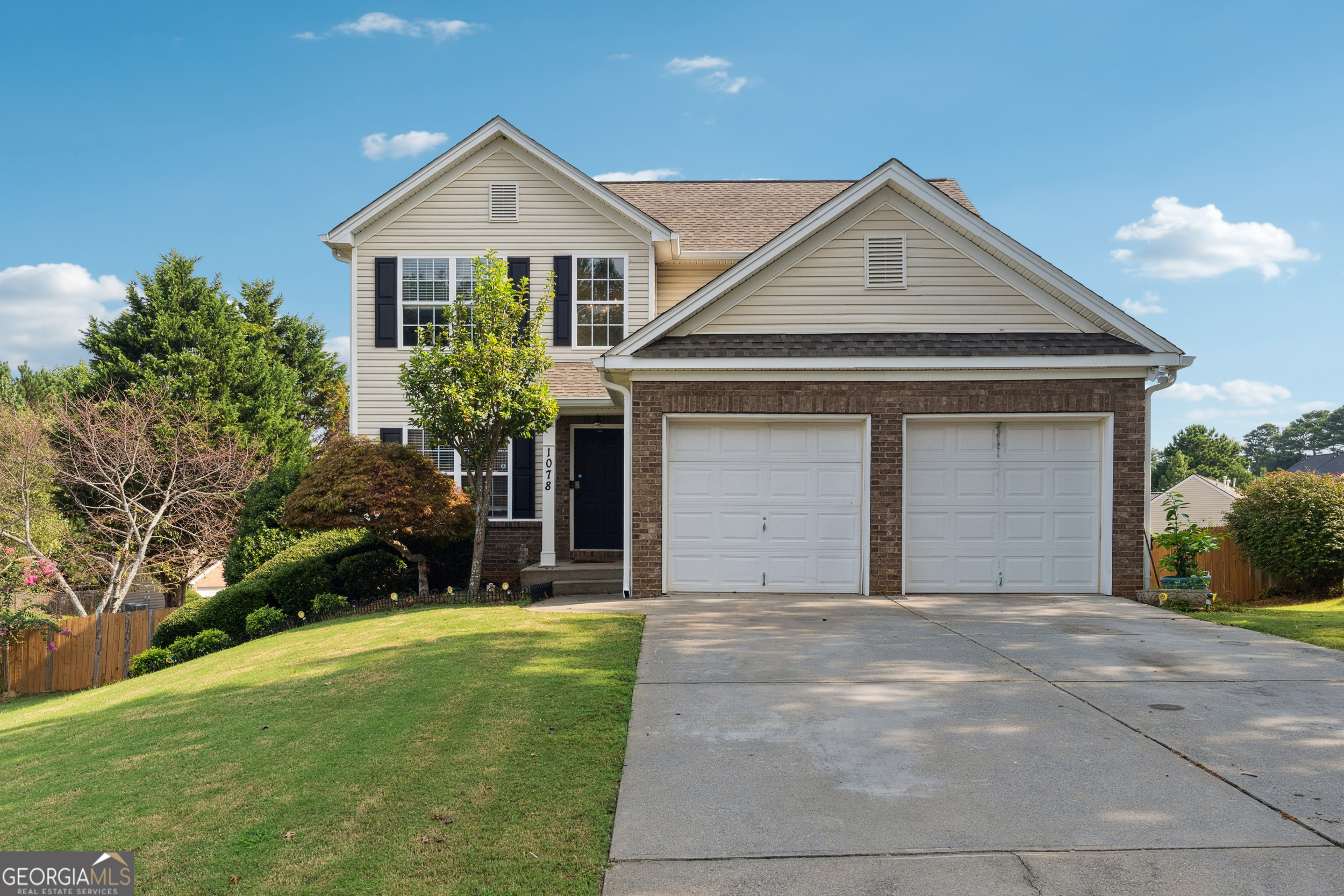 Beautiful four bedroom three and a half bath home with three levels finished. Open floor plan on main greatroom that adjoints the eat-in kitchen and dining space. New Hardwood floors in Living Room, and Dining Room. Also, the home sits on a beautiful corner lot.