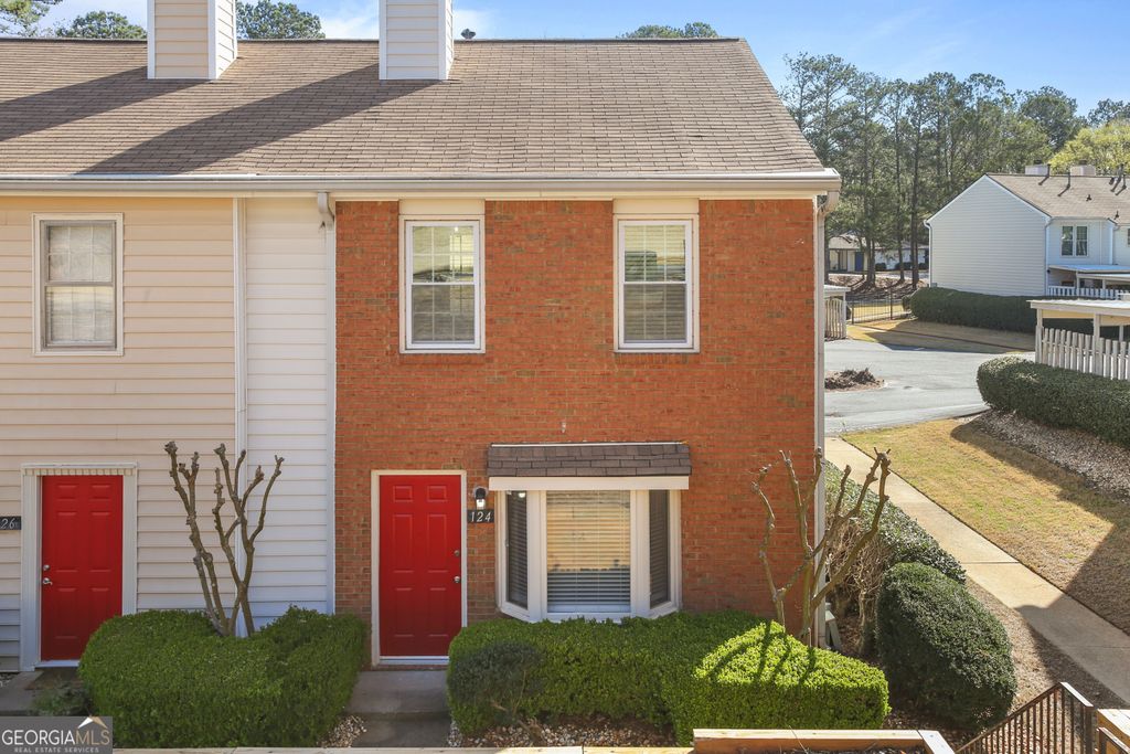 Photo of 124 Holcomb Ferry Road, Roswell, GA 30076 (MLS # 10731812)