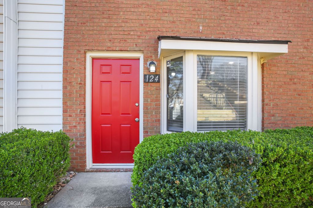 Photo of 124 Holcomb Ferry Road, Roswell, GA 30076 (MLS # 10731812)