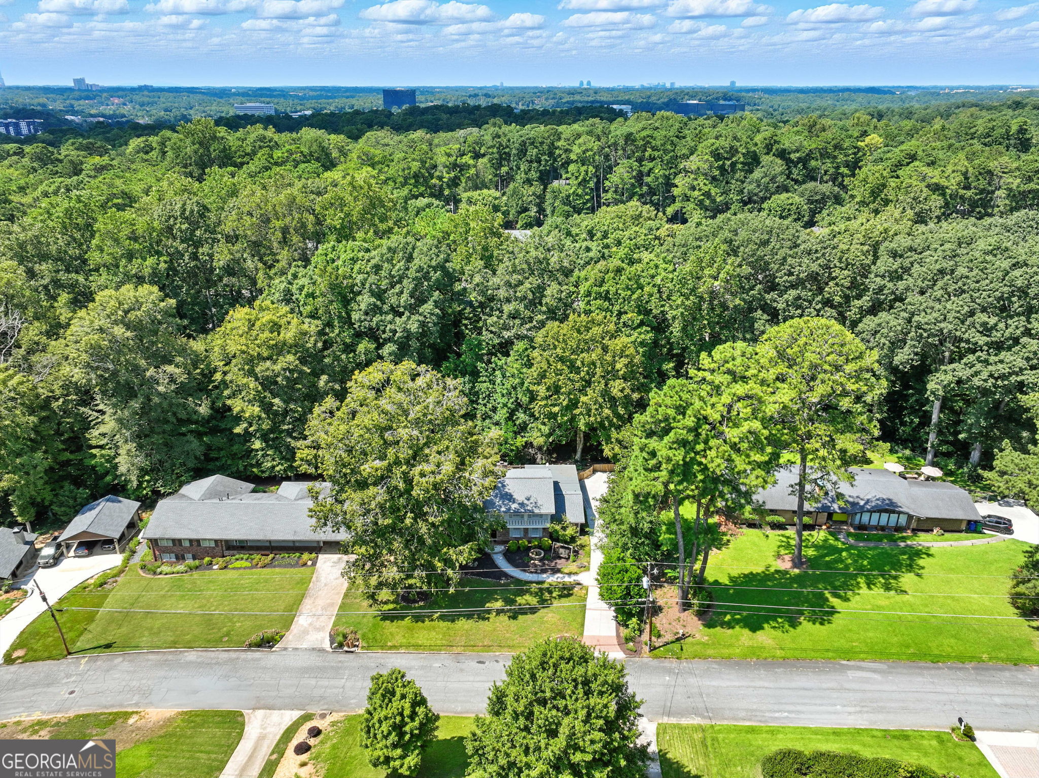 2202 Bonnavit CT NE