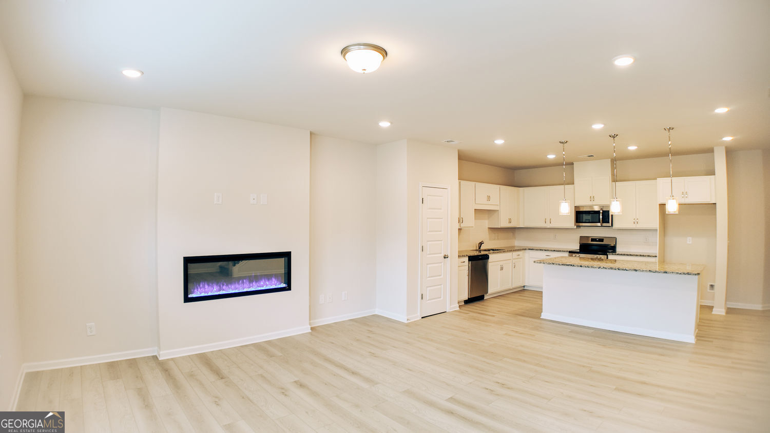 100 Jacobs Farm LN 39