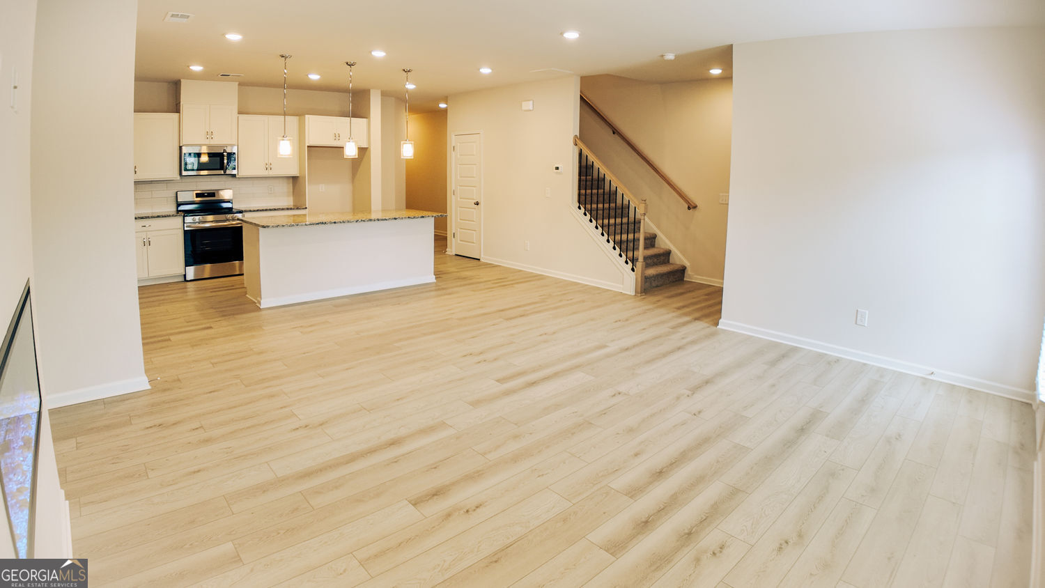 100 Jacobs Farm LN 39