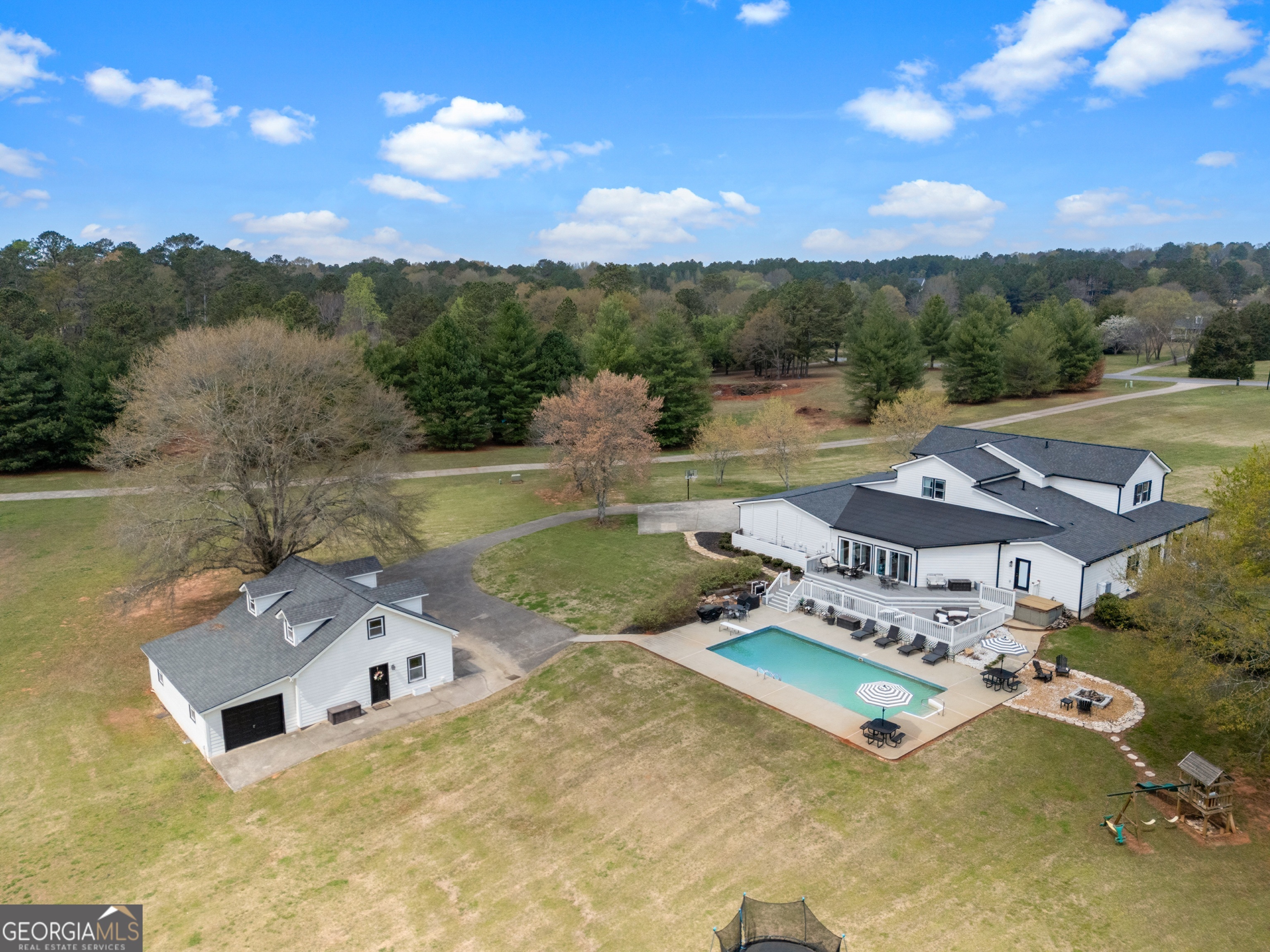 39 Shoals Ferry RD SE