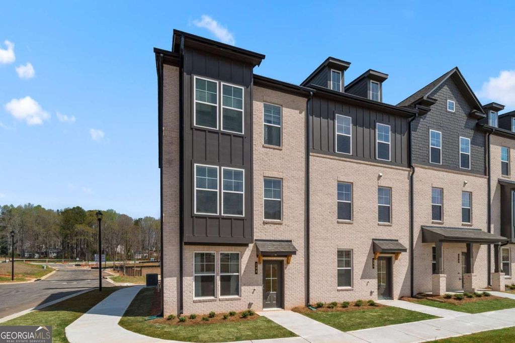 Photo of 1901 Daybreak Lane, Newnan, GA 30265 (MLS # 10680489)