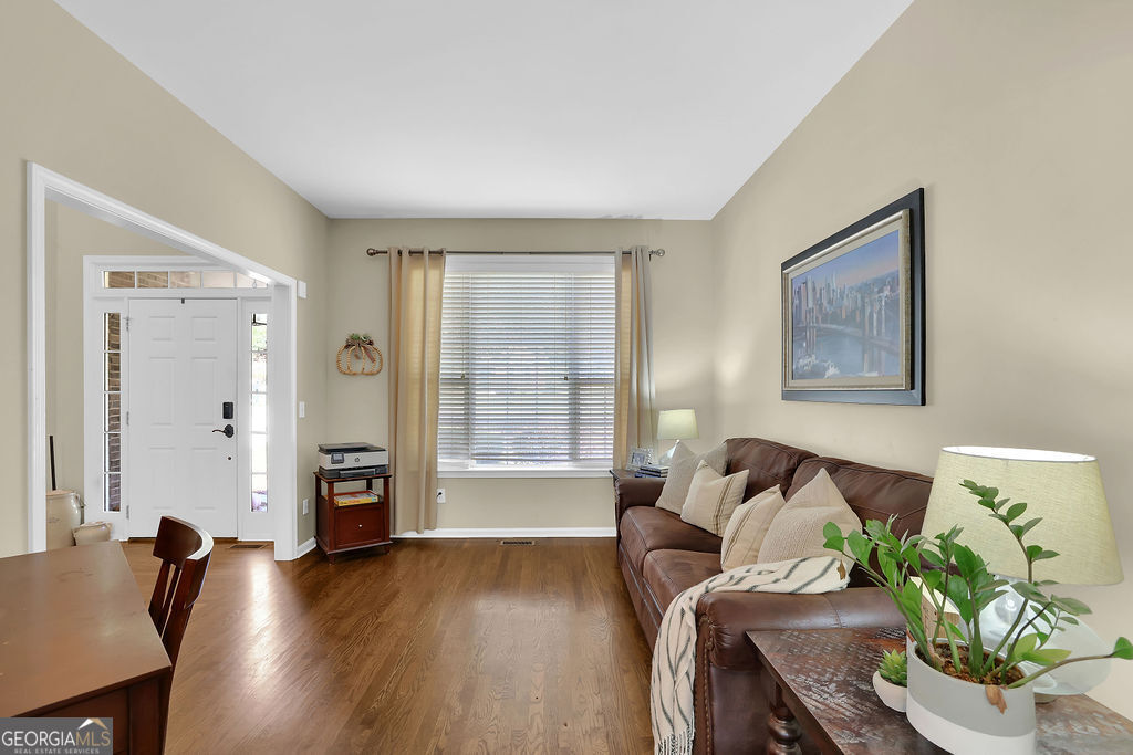 711 Tall Oaks DR