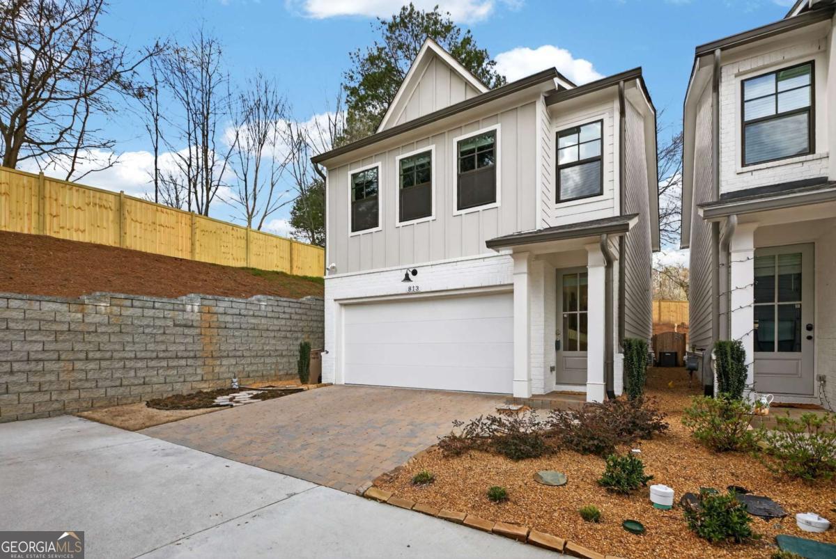 813 Stickley Oak WAY