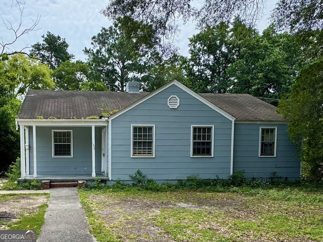 INVESTOR OPPORTUNITY! This 3 bed, 1 bath home located centrally in Macon GA is being sold along with another 3 bed home located at 1930 Northbrook Ave (MLS#: 10550387). Perfect opportunity to bundle and get two investment properties! Both have been stable rental homes and have had recent updates so you can move your tenants in and start collecting income! Both homes should rent for around $1350 each! That's $2700 a month total. Don't wait - HURRY!!