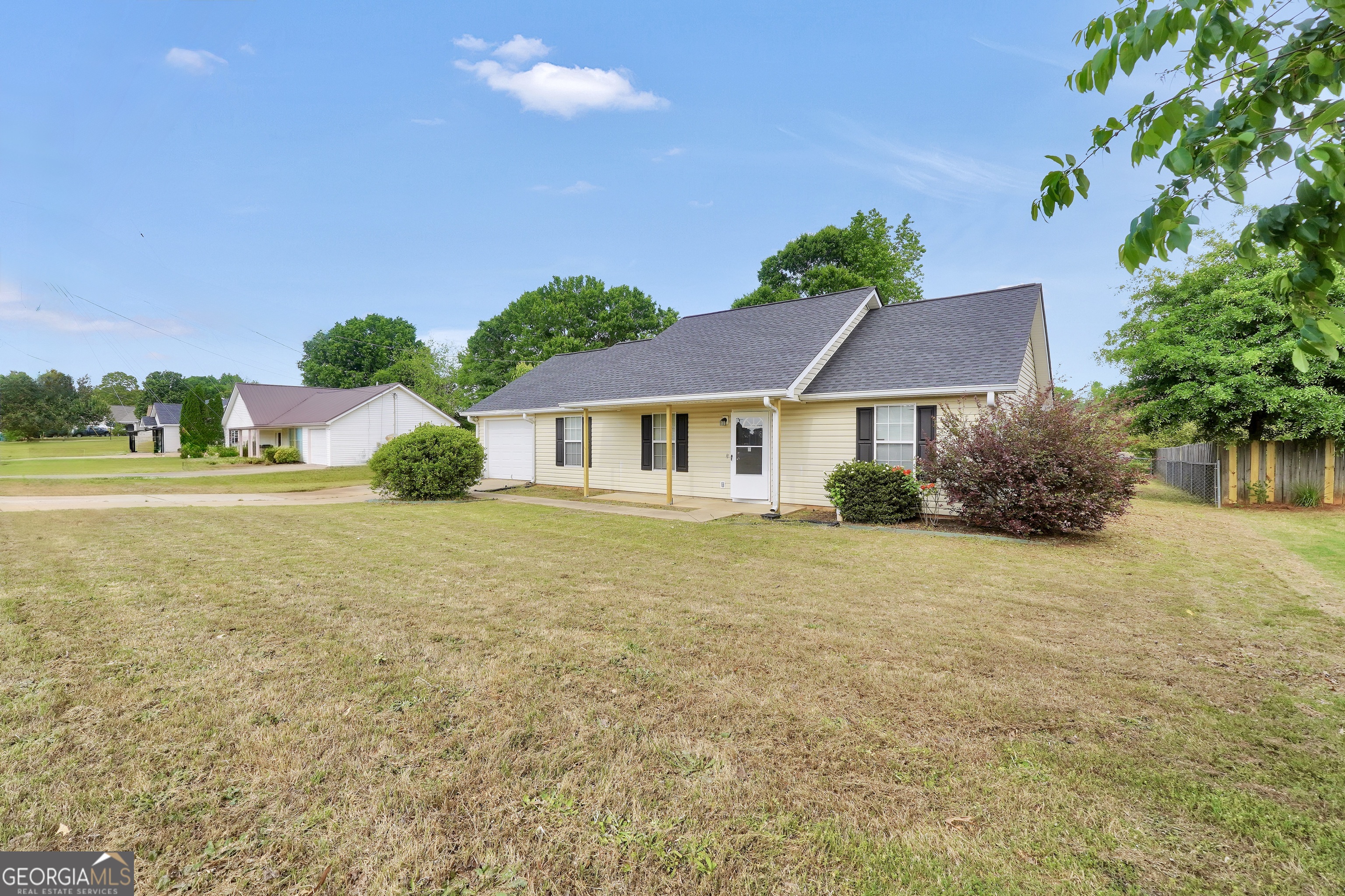 743 Regal RD