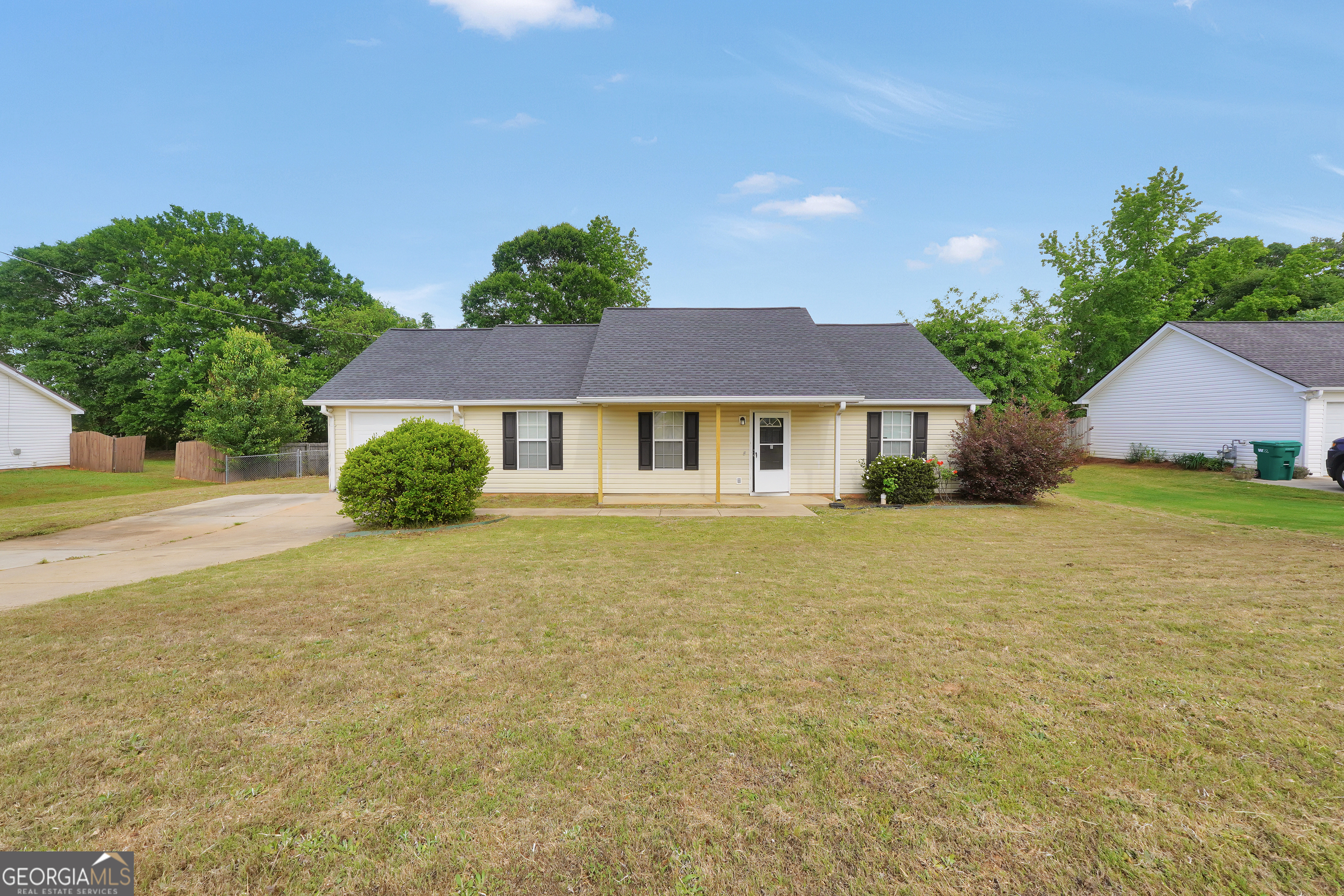 743 Regal RD