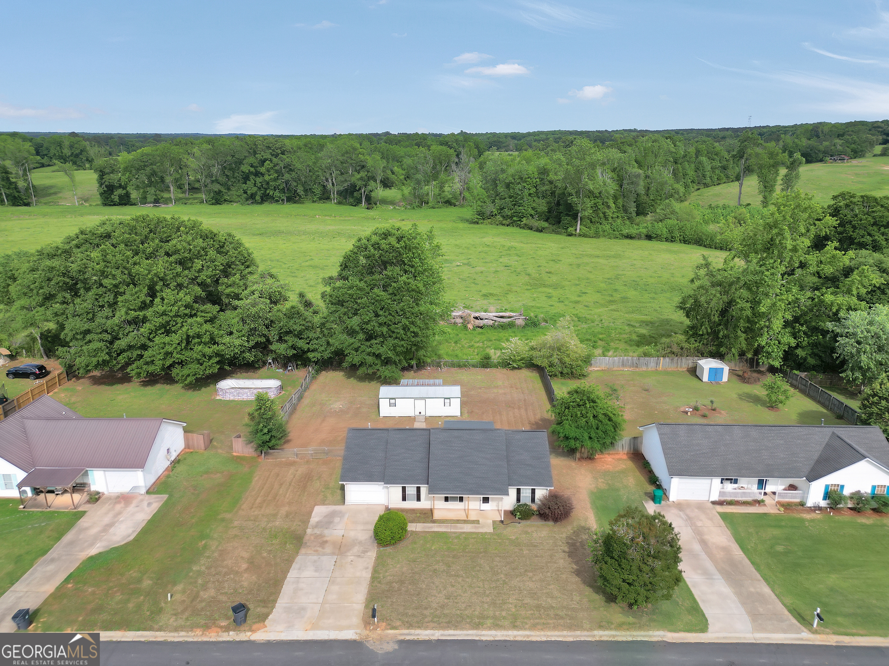 743 Regal RD