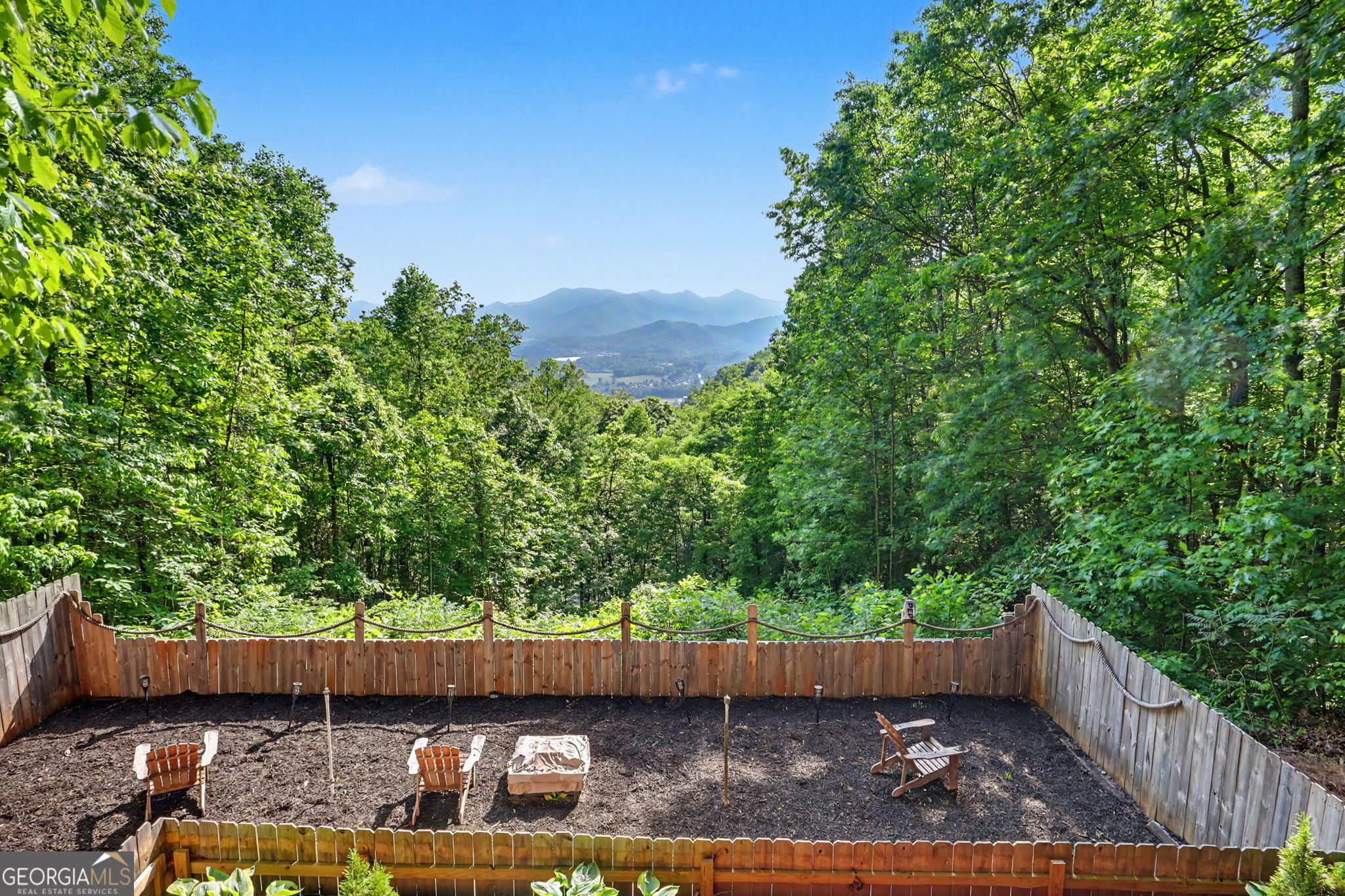 44 Laquinta LN