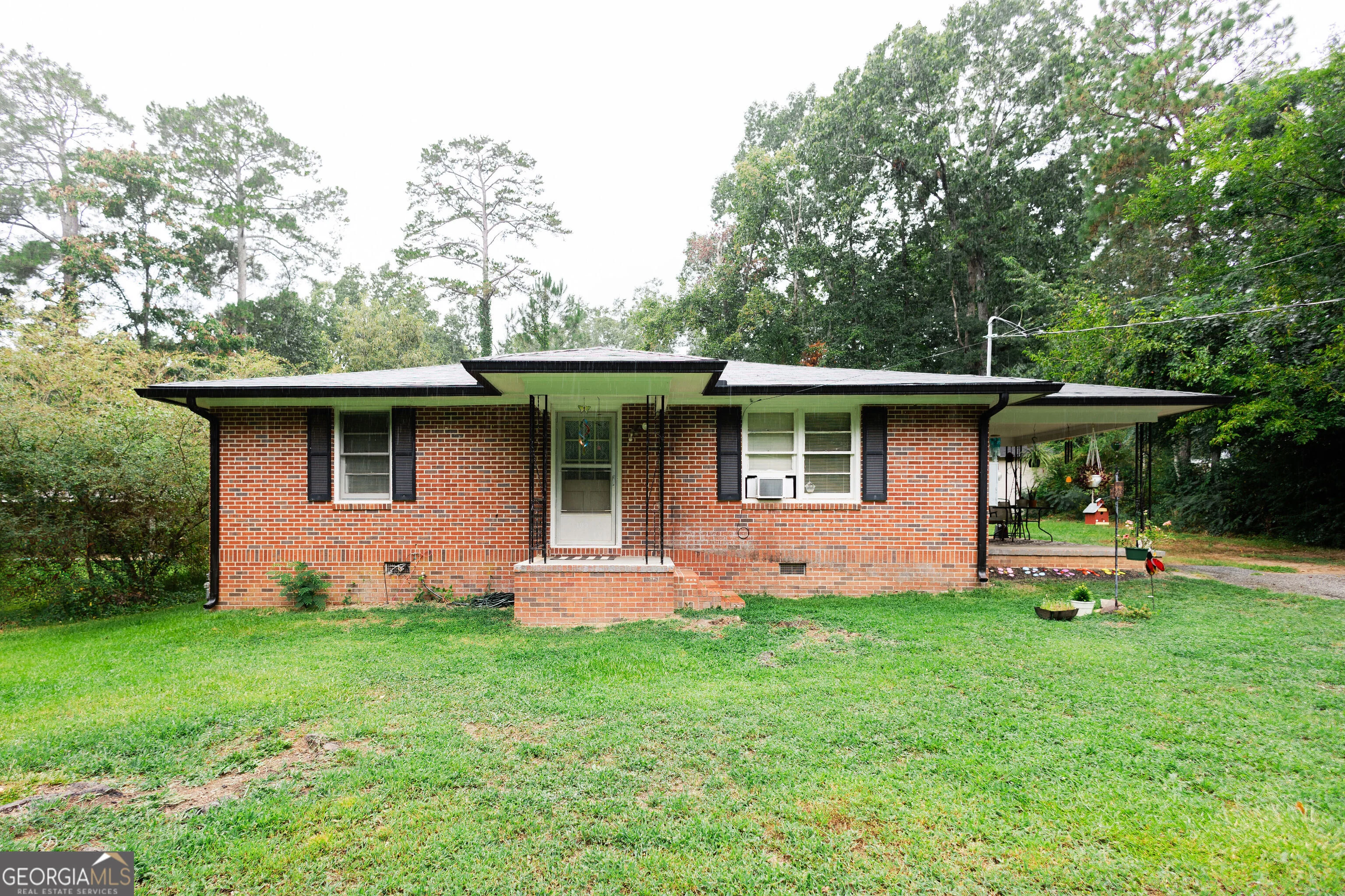 109 Laurel Street