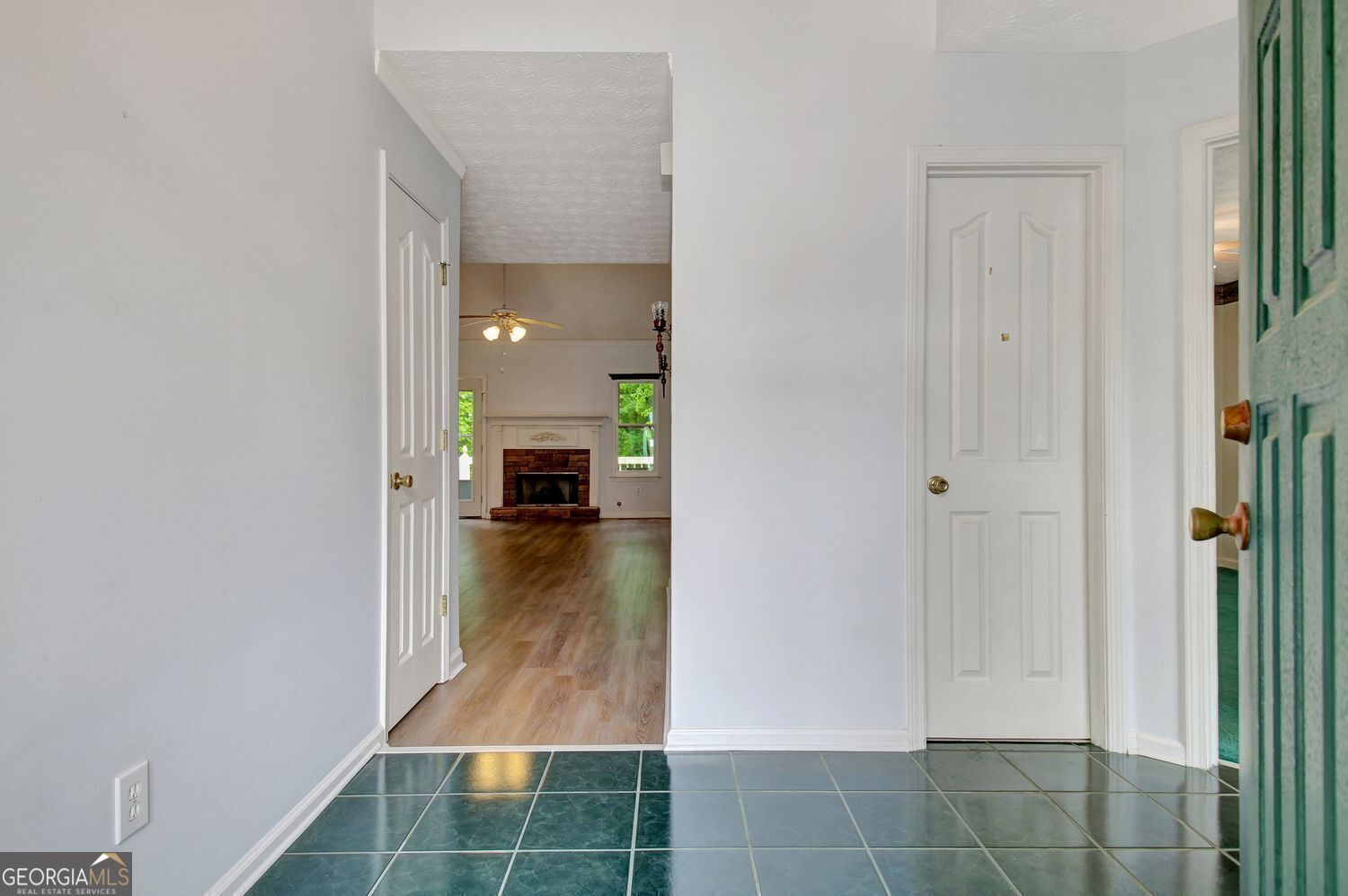 323 Newfield WAY