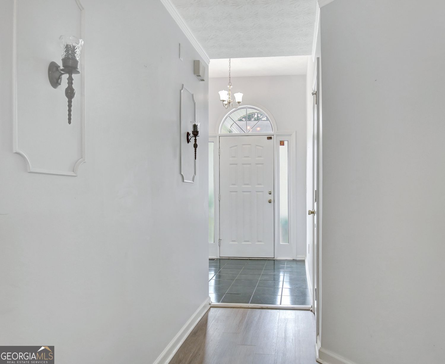 323 Newfield WAY
