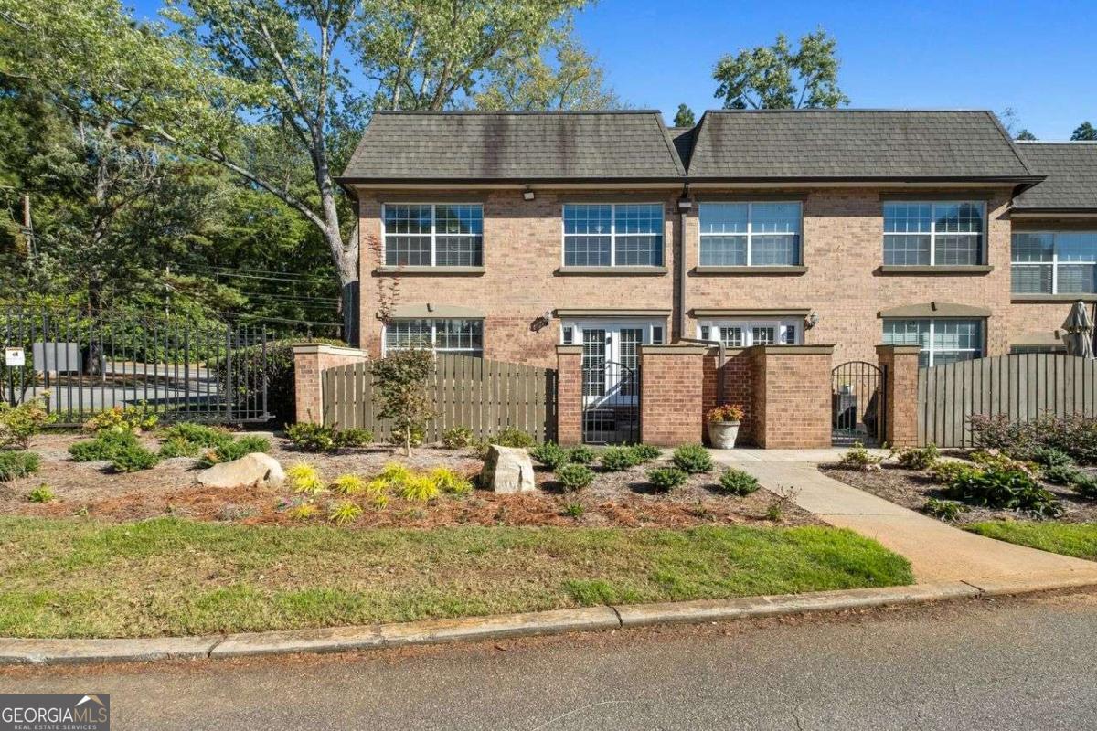Stone Manor - Residential