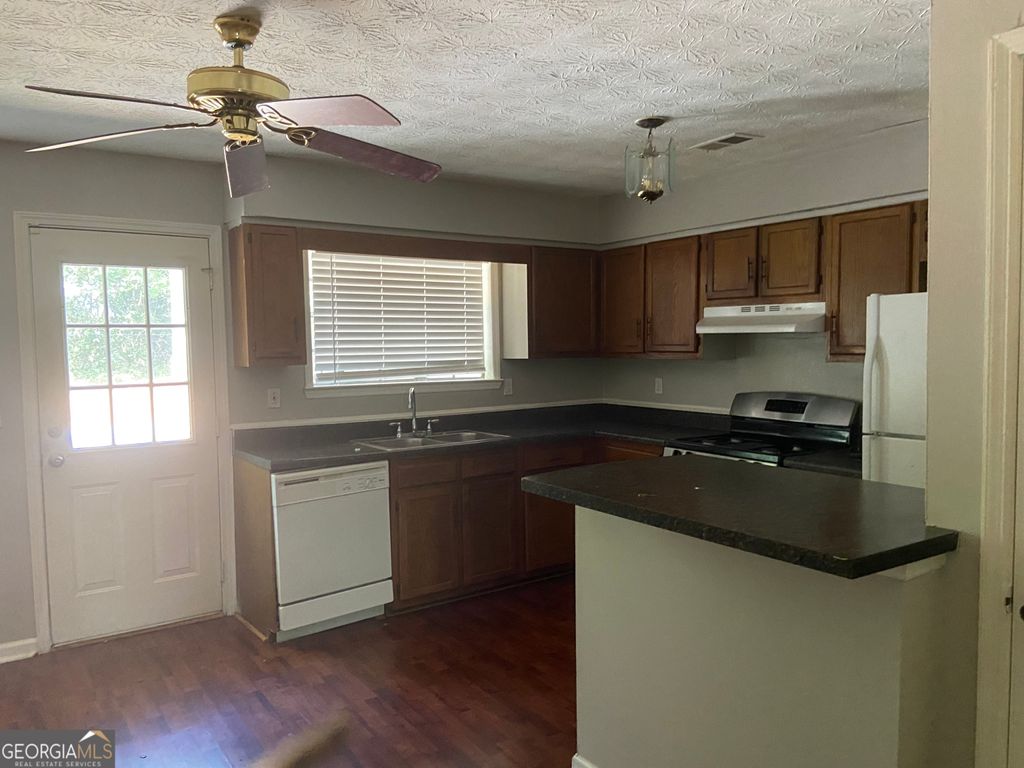 Photo of 9192 Thomas Road, Jonesboro, GA 30238 (MLS # 10764214)