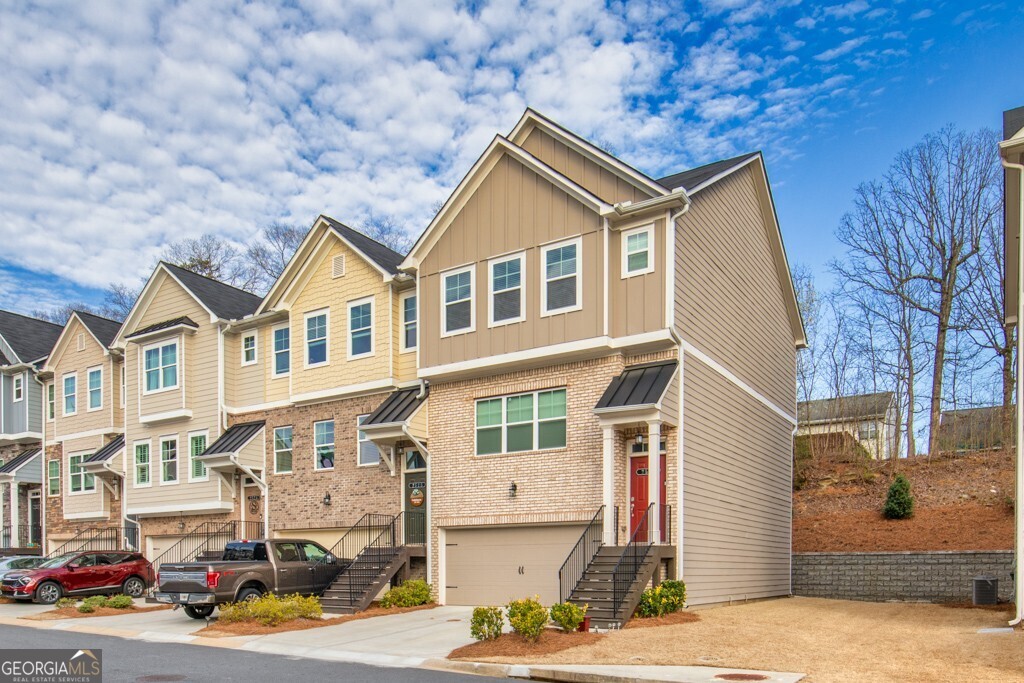 2527 Hedgeway CIR