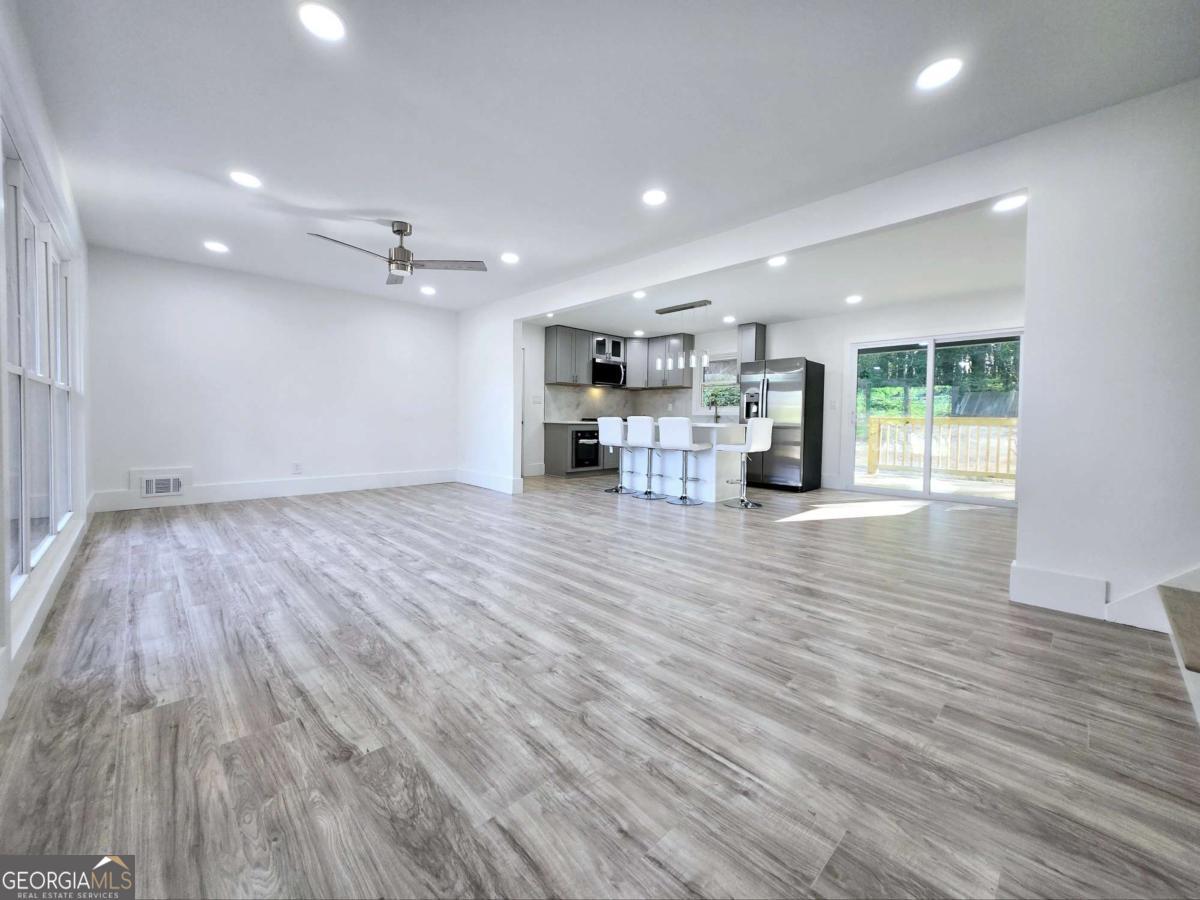 2400 Glenrock DR