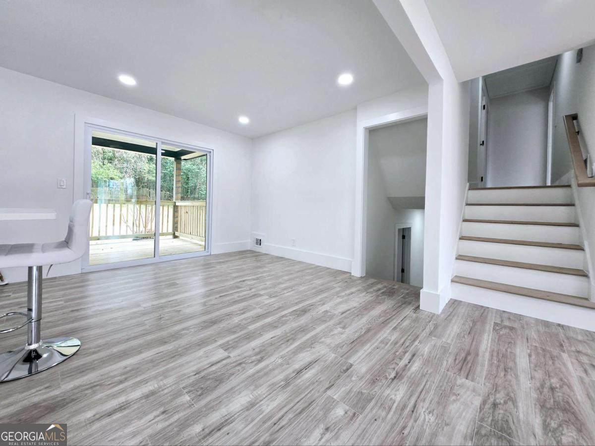 2400 Glenrock DR