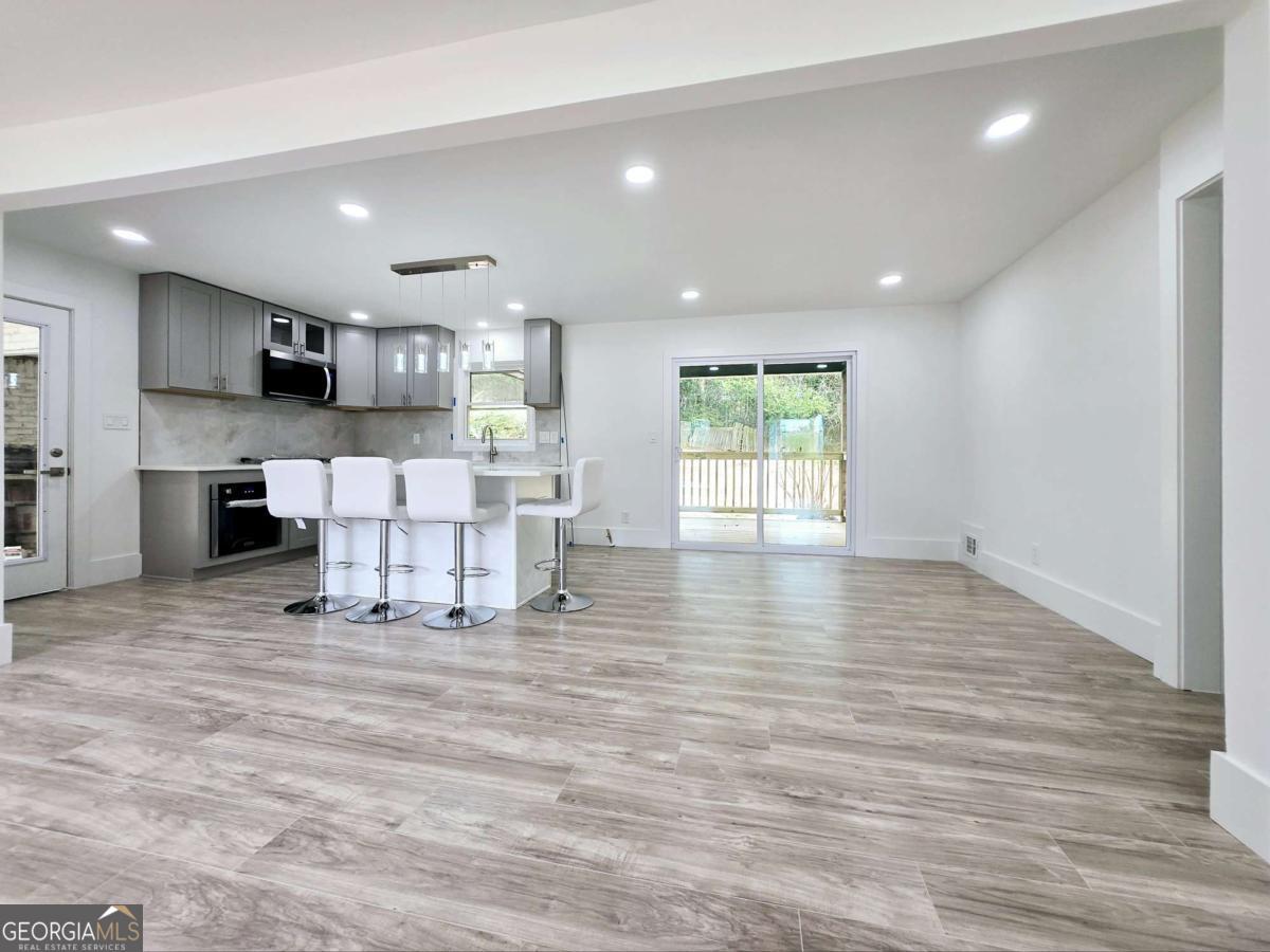 2400 Glenrock DR