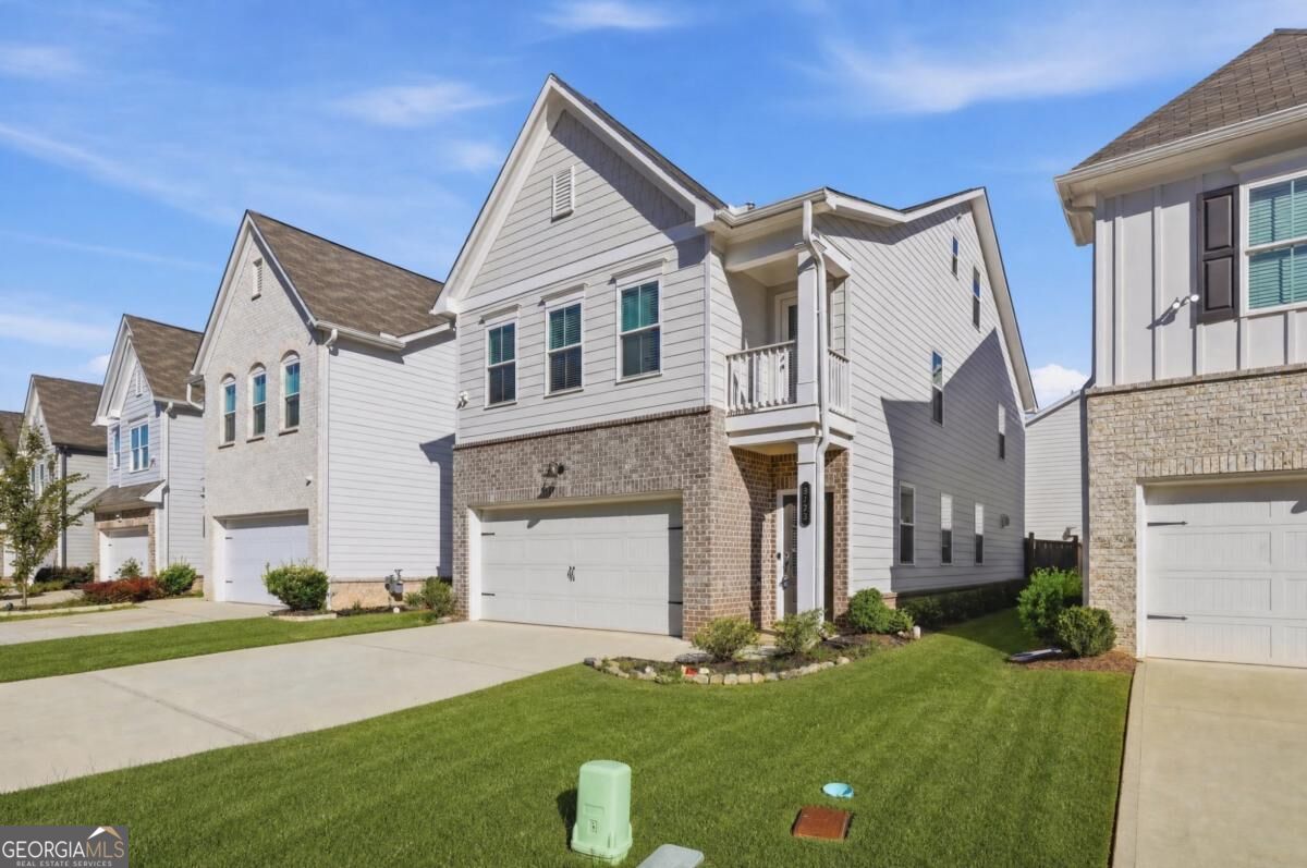 3723 Silvery WAY